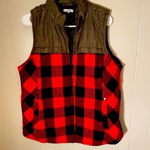 Hunter Green & Red Maurice’s vest XL